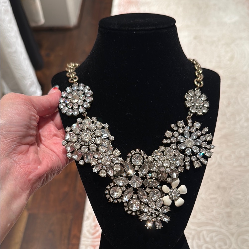 Elegant Crystal Flower Necklace